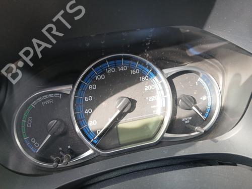 Kombiinstrument TOYOTA YARIS (_P13_) 1.5 Hybrid (NHP130_, NHP130) (101 hp) 24668812