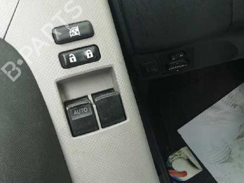 Left front window switch TOYOTA YARIS (_P9_) 1.0 VVT-i (KSP90_) (69 hp) 10006414