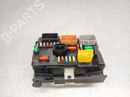 fuse-box-citroen-c3-ii-sc_-2009-38073158 main image