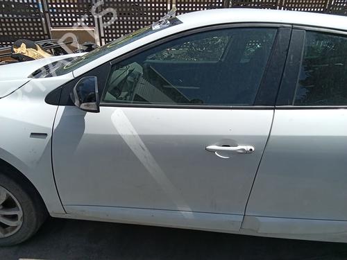 left-front-door-renault-megane-iii-hatchback-bz01_-b3_-2008-38946825 main image
