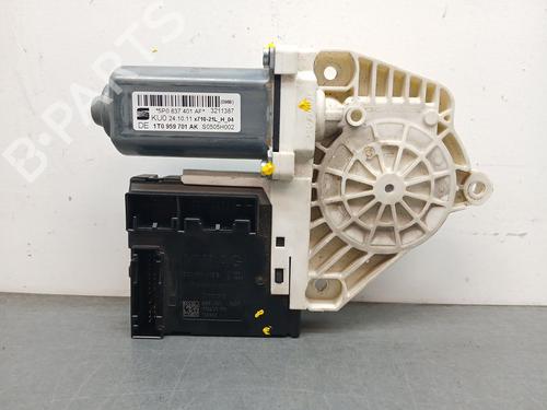Motor do elevador de vidro frente esquerdo SEAT ALTEA (5P1) 1.6 (102 hp) 30936022