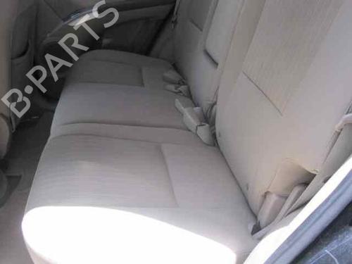 Left front steering knuckle KIA SPORTAGE II (JE_, KM_) 2.0 i 16V | BP2363044M25 