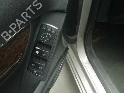 Used Left front window switch MERCEDES-BENZ C-CLASS (W204) [2007-2015]  13100602