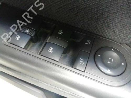 Engine control unit (ECU) OPEL ASTRA H (A04)  | BP18038215M57 