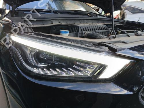 Used Right headlight MG MG ZS SUV (AZS1) 1.5 VTi (106 hp) 29885745