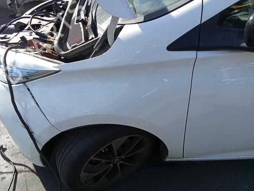 left-front-fenders-renault-zoe-bfm_-2012-40036049 main image