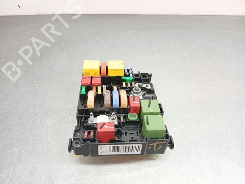 Used Fuse box Fuse box 39617265 39617265