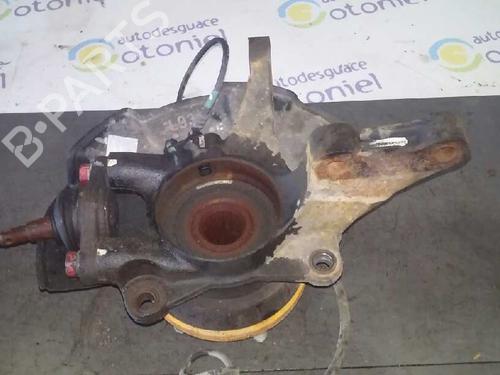 Used Left front steering knuckle HYUNDAI TUCSON (JM) 2.0 CRDi (140 hp) 2355909