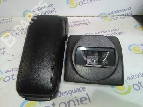 Used Armrest / Center console VW GOLF V (1K1) [2003-2010]  12193056