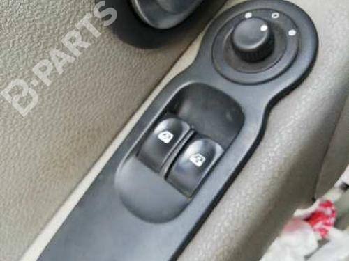 Used Left front window switch Left front window switch RENAULT MODUS / GRAND MODUS (F/JP0_) 1.5 dCi (FP0D, JP0D) (82 hp) 10411929 10411929