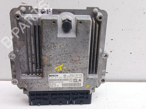 Used Engine control unit (ECU) PEUGEOT 4007 (VU_, VV_) 2.2 HDi (156 hp) 32449615
