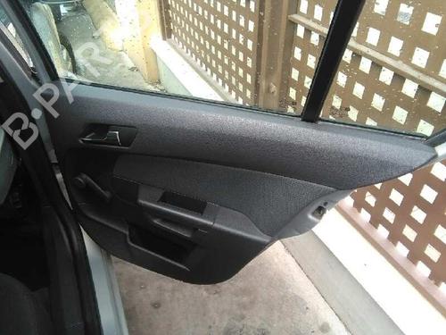 Fuse box OPEL ASTRA H (A04) 1.9 CDTI (L48) | BP2420393E1 