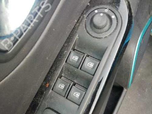 Used Left front window switch RENAULT CAPTUR I (J5_, H5_) 1.5 dCi 90 (J5N4, J5M5, J5MW, J5M6, J5AL, J5AJ) (90 hp) 12181689