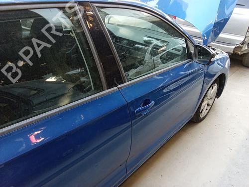 right-front-door-skoda-rapid-spaceback-nh1-2012-2013-2014-2015-2016-2017-2018-2019-39246006 main image