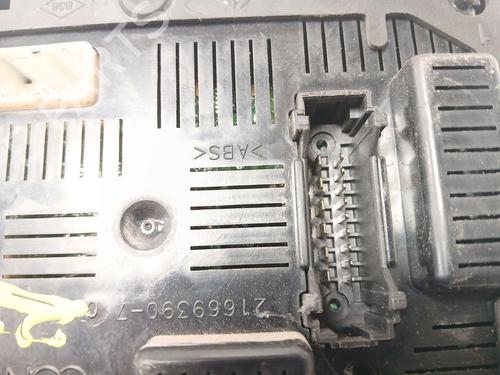 Fuse box RENAULT CLIO III (BR0/1, CR0/1) 1.5 dCi (C/BR0G, C/BR1G) | BP31039431E1 