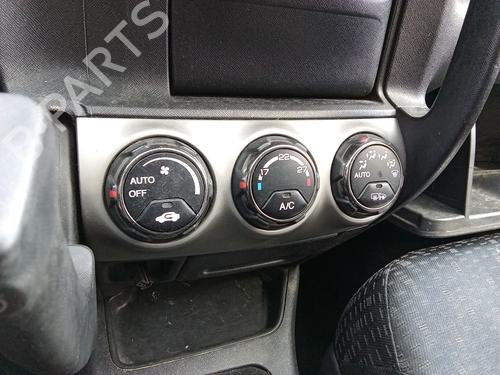Used Climate control Climate control 38732416 38732416