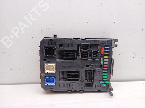 Zekeringkast PEUGEOT 3008 I MPV (0U_) 1.6 HDi (112 hp) 30543101