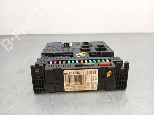 Used Fuse box Fuse box 38294977 38294977