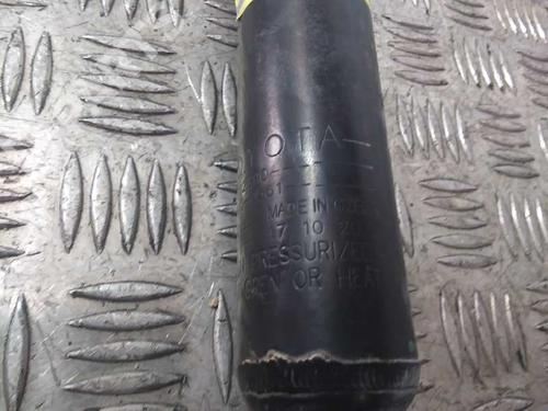 Left rear shock absorber TOYOTA AURIS (_E18_) 1.8 Hybrid (ZWE186_, ZWE186R) | BP10216152M18 