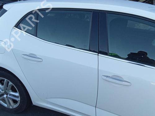 right-rear-door-renault-megane-iv-hatchback-b9amn_-2015-39992732 main image