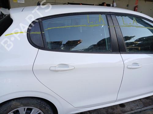 Dør højre bagtil Dør højre bagtil PEUGEOT 208 I (CA_, CC_) 1.6 BlueHDi 100 (100 hp) 36804702 36804702