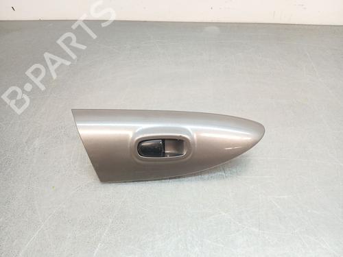 right-front-window-switch-nissan-juke-f15-2010-2011-2012-2013-2014-2015-2016-2017-2018-2019-38946889 main image