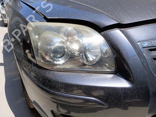 Used Right headlight TOYOTA AVENSIS Saloon (_T25_) 2.0 D-4D (ADT250_, ADT250R) (126 hp) 28351490