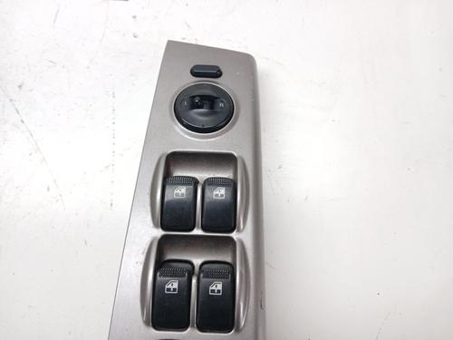 Left front window switch KIA SORENTO I (JC) 2.5 CRDi 4WD | BP27677300I27 - Image 3
