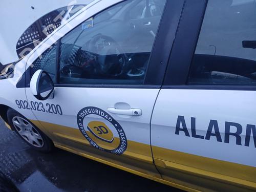 Used Left front door PEUGEOT 308 SW I (4E_, 4H_) 1.6 HDi (112 hp) 31020436