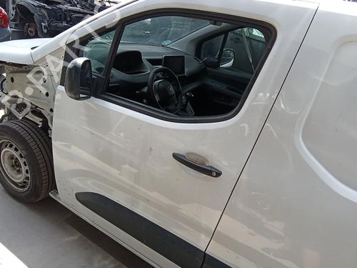 Used Left front door Left front door 38224834 38224834