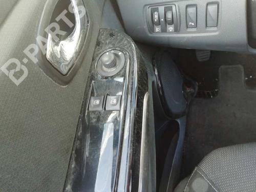 Used Left front window switch RENAULT CLIO IV (BH_) 0.9 TCe 90 (BHNF, BHMA, BHMH, BHJK, BHJR) (90 hp) 12150472