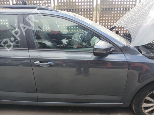 Used Right front door Right front door SKODA OCTAVIA III Combi (5E5, 5E6) 2.0 TDI (150 hp) 36466244 36466244