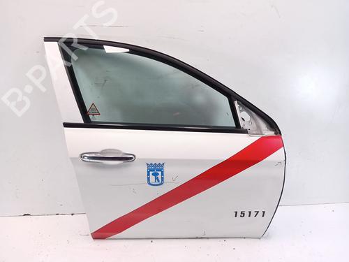 right-front-door-fiat-tipo-estate-356_-357_-2016-33240013 main image