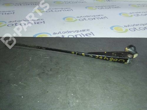 Used Front windshield wiper arm SEAT 127 (127A) 1.0 (52 hp) 4677597