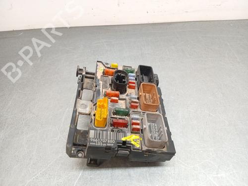 Used Fuse box Fuse box 38754915 38754915