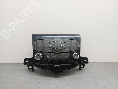 Used Radio CHEVROLET CRUZE Hatchback (J305) [2010-2025]  23330848