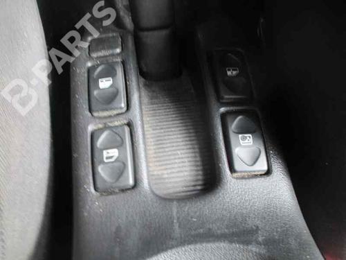 Fuse box LAND ROVER FREELANDER I (L314) 2.0 Td4 4x4 | BP4224000E1 