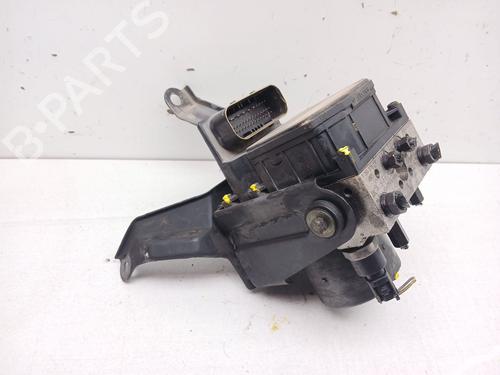 Used ABS pump TOYOTA AVENSIS (_T25_) 2.0 D-4D (CDT250_, CDT250R) (116 hp) 24126634