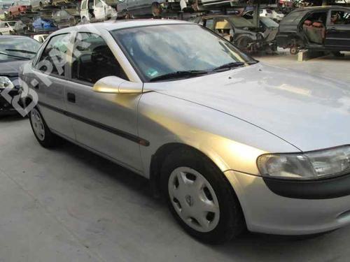 Left headlight OPEL VECTRA B (J96) 1.6 i 16V (F19) | BP2398532C28 