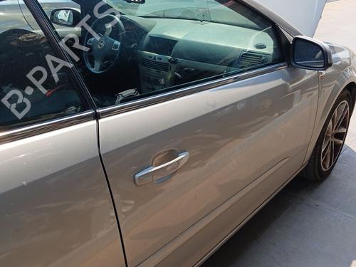 Right front door OPEL ASTRA H TwinTop (A04) 1.9 CDTi (L67) | BP28164297C3 