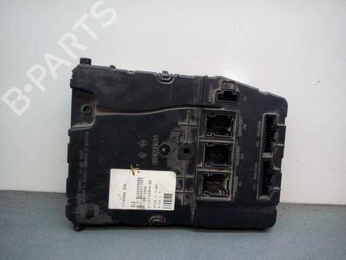 Used Fuse box RENAULT MEGANE II Estate (KM0/1_) [2003-2012]  19134329
