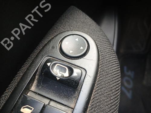Left mirror PEUGEOT 307 SW (3H) 2.0 HDI 110 | BP22752860C26 