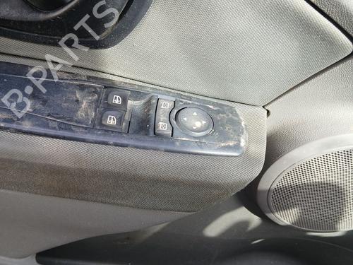 Used Left front window switch RENAULT MEGANE III Hatchback (BZ0/1_, B3_) 1.5 dCi (86 hp) 30129531