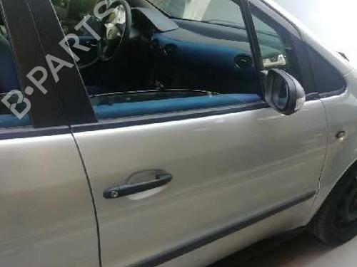 Used Right front door MERCEDES-BENZ A-CLASS (W168) A 140 (168.031, 168.131) (82 hp) 19310813