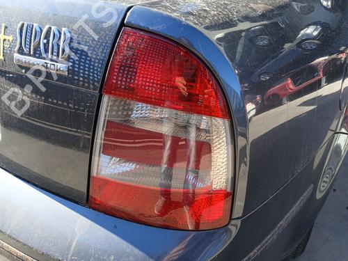 Used Right taillight SKODA SUPERB I (3U4) 1.9 TDI (115 hp) 30730087