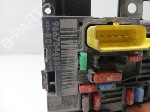 Fuse box CITROËN C4 Picasso I MPV (UD_) 2.0 HDi 138 | BP31039428E1