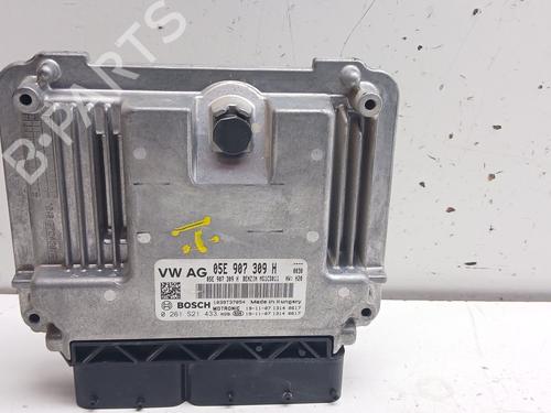 Used Engine control unit (ECU) Engine control unit (ECU) VW GOLF VII (5G1, BQ1, BE1, BE2) 1.5 TSI (130 hp) 32529572 32529572