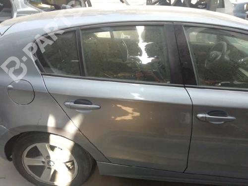 Used Right rear door BMW 1 (E87) 118 d (122 hp) 10228233