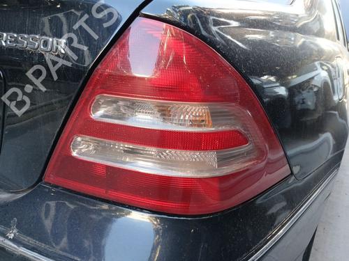 Used Right taillight MERCEDES-BENZ C-CLASS (W203) C 180 Kompressor (203.046) (143 hp) 21555422