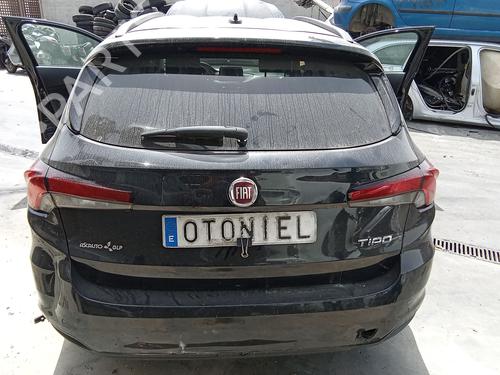 tailgate-fiat-tipo-estate-356_-357_-2016-37477740 main image